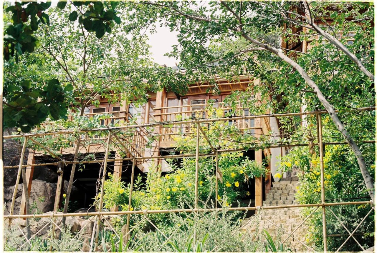Escalade Experience Hotel Cam Ranh Exterior photo