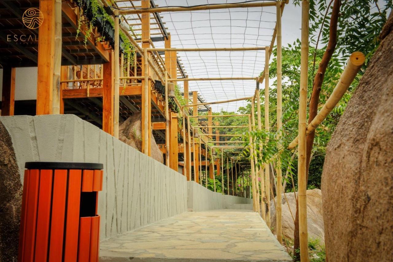 Escalade Experience Hotel Cam Ranh Exterior photo